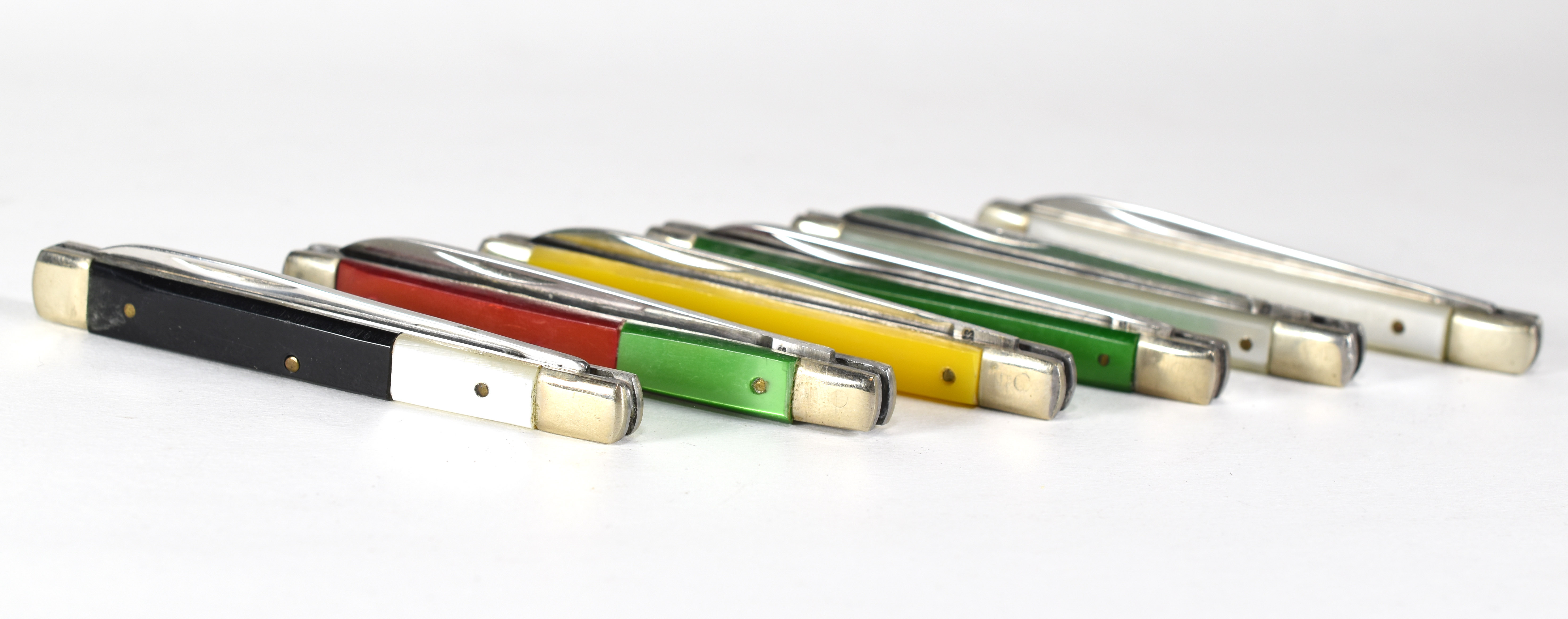 Merrill MultiColor Changing Knives Quicker than the Eye