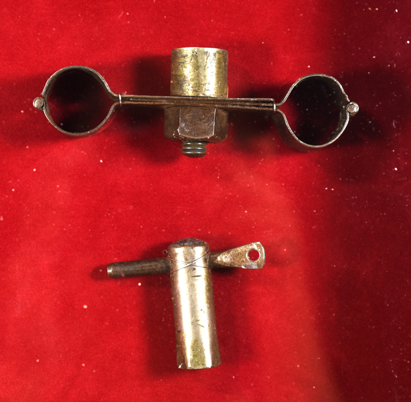 Houdini's Spanish Thumb Cuffs Quicker than the Eye