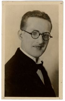 Russell L. Secrest Portrait, Magician and Speed-Artist